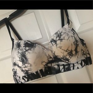 Victoria Secret Pink bralette 🖤